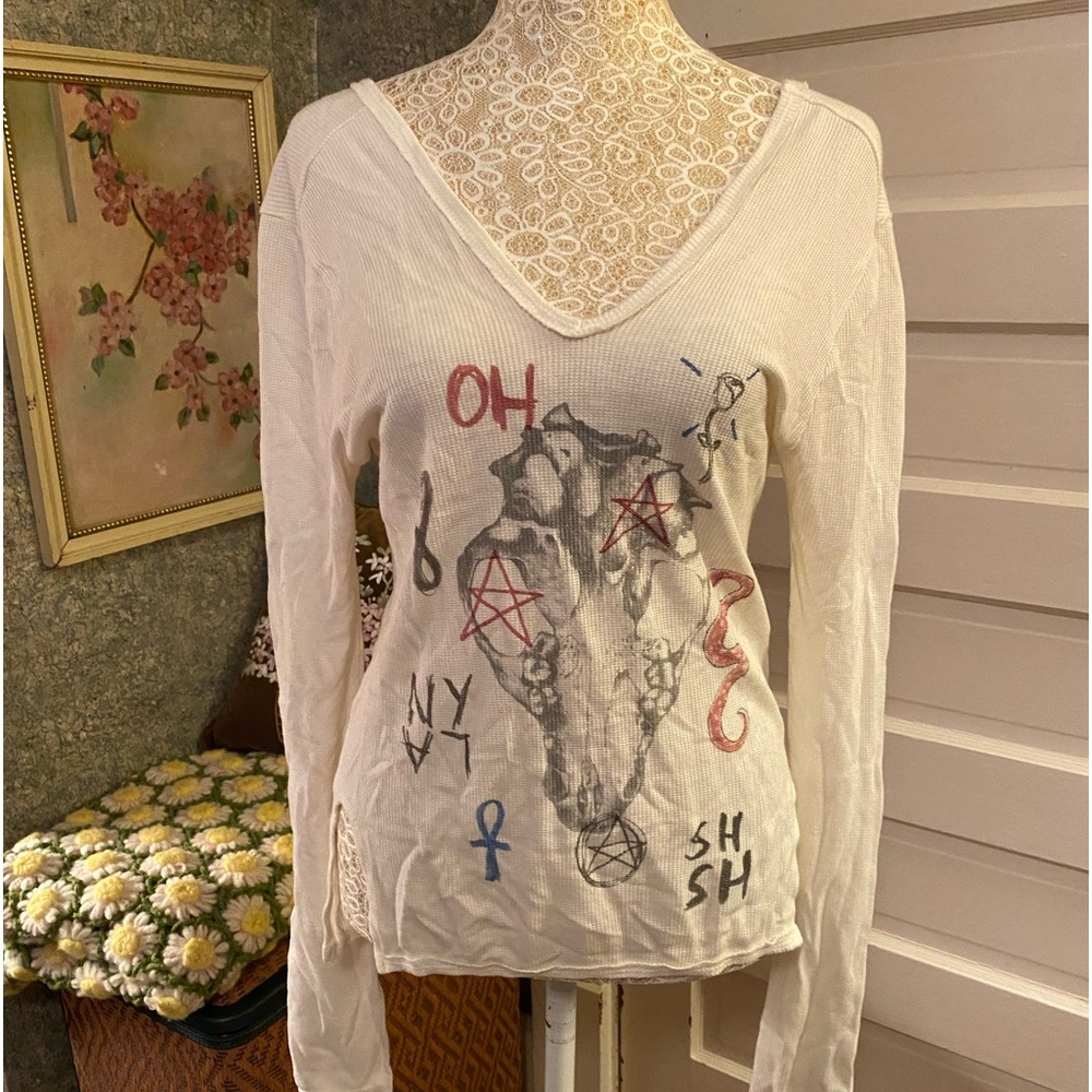 Chaser waffle weave white layering deep v long sleeve thermal heart & symbols M